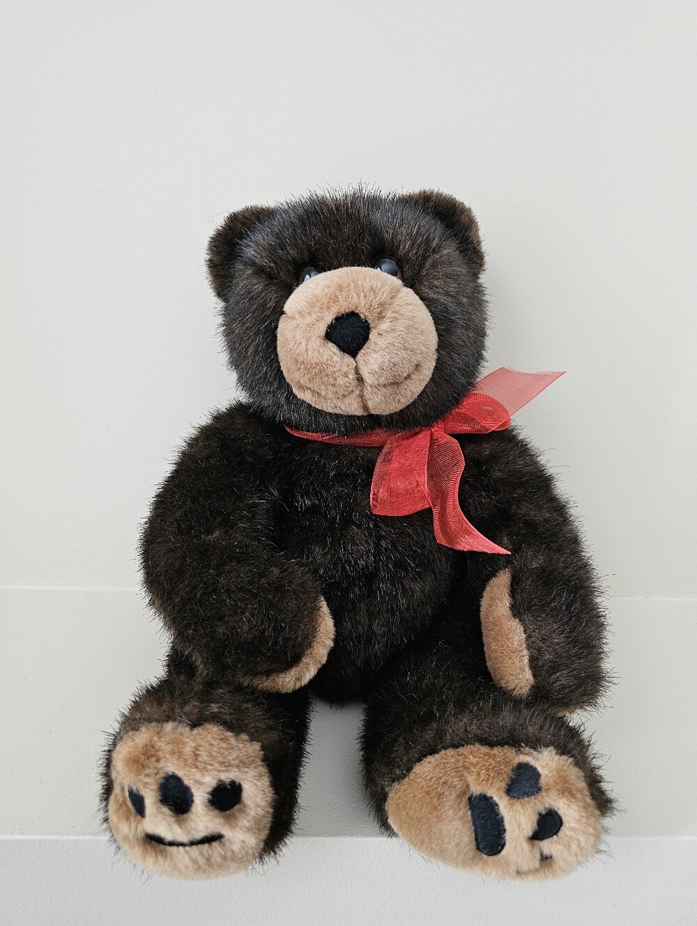 STUFFED ANIMAL HOUSE Canadian Black Bear